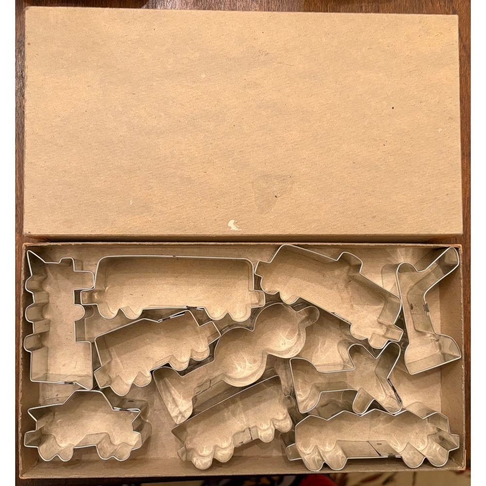 Vintage 10 Piece Train‎ Set Cookie Cutters Metal Locomotive Railcar Shapes B1500